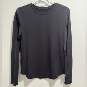 black lululemon top